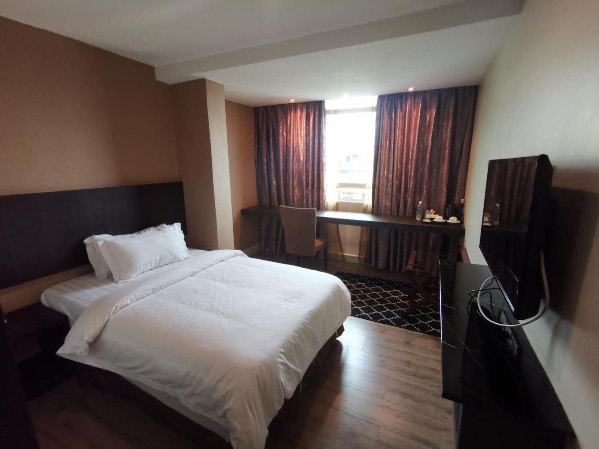 להד דאטו Hotel De Leon II מראה חיצוני תמונה