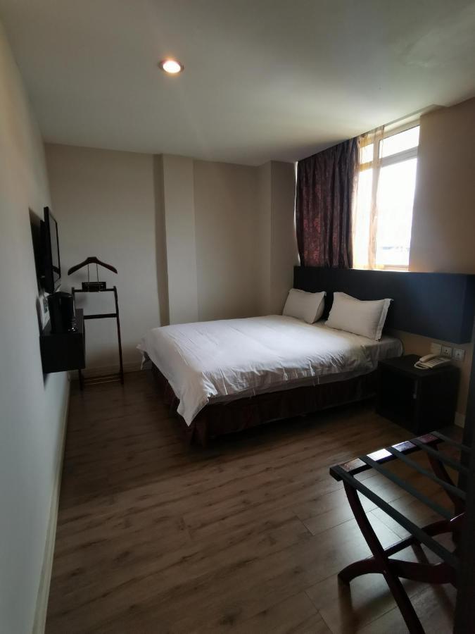 להד דאטו Hotel De Leon II מראה חיצוני תמונה