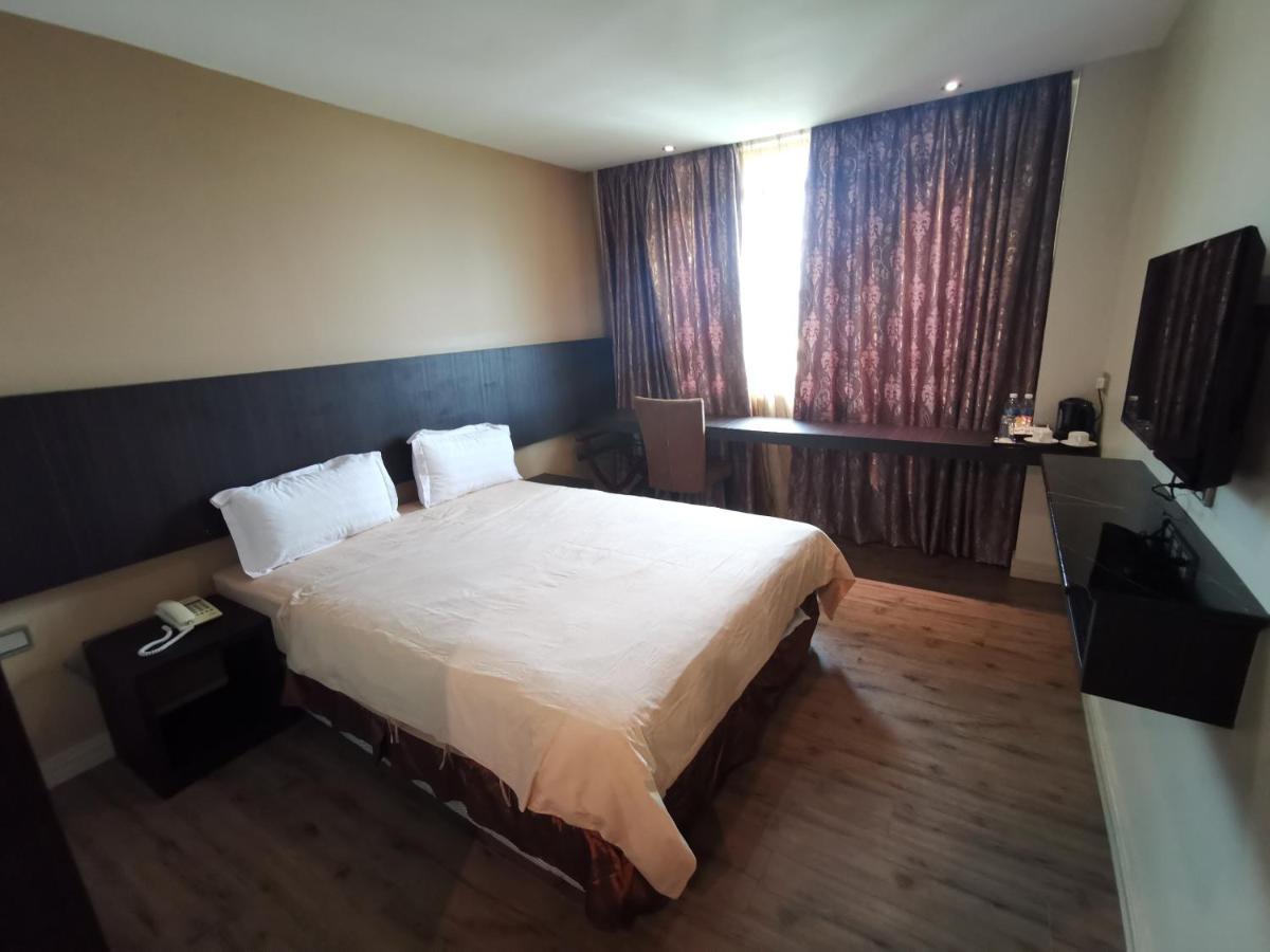 להד דאטו Hotel De Leon II מראה חיצוני תמונה
